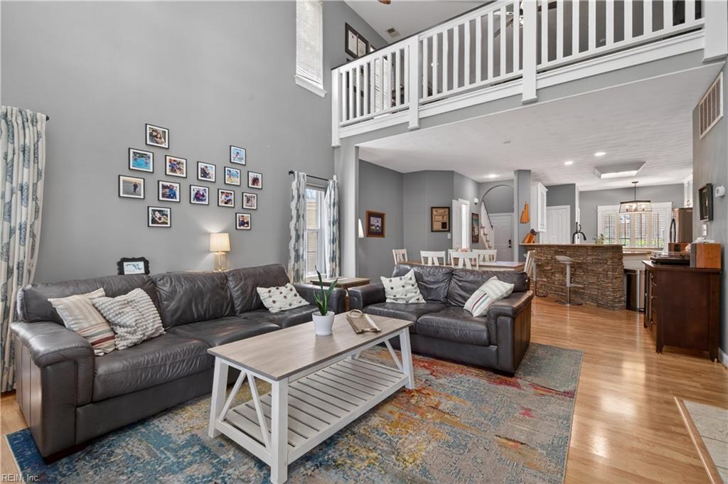 5804 Woodstock PT