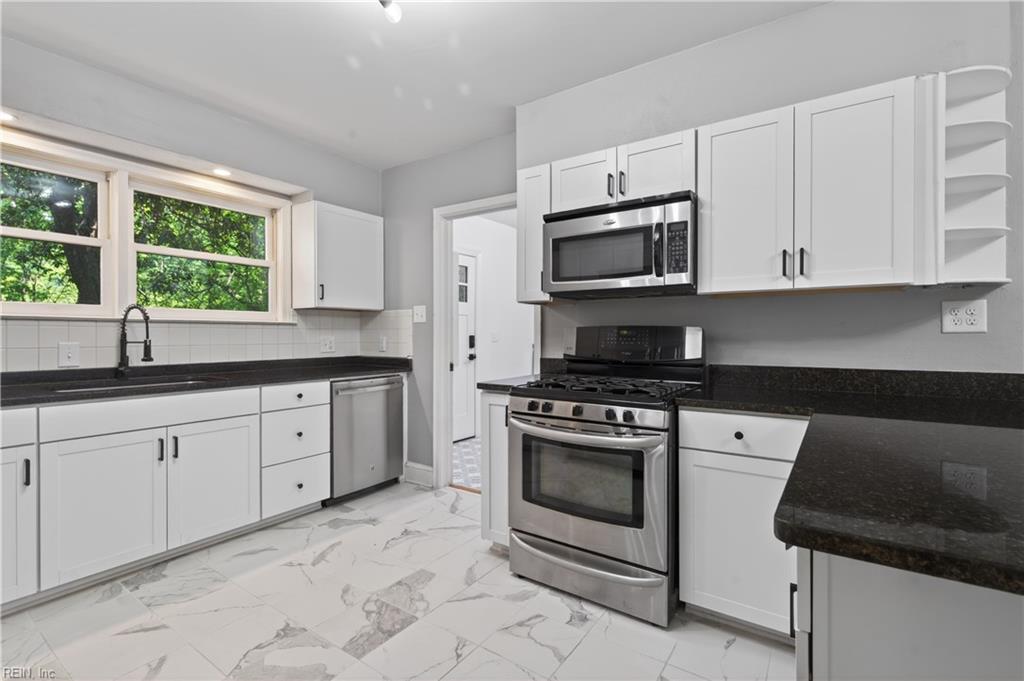 1444 W Princess Anne RD
