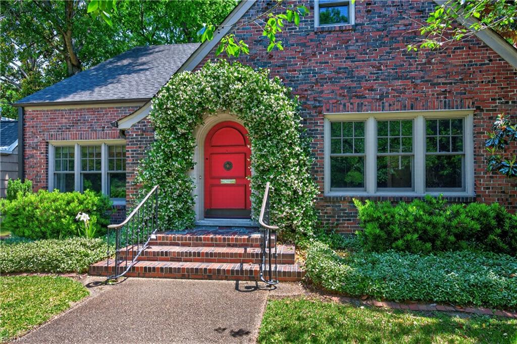 1444 W Princess Anne RD