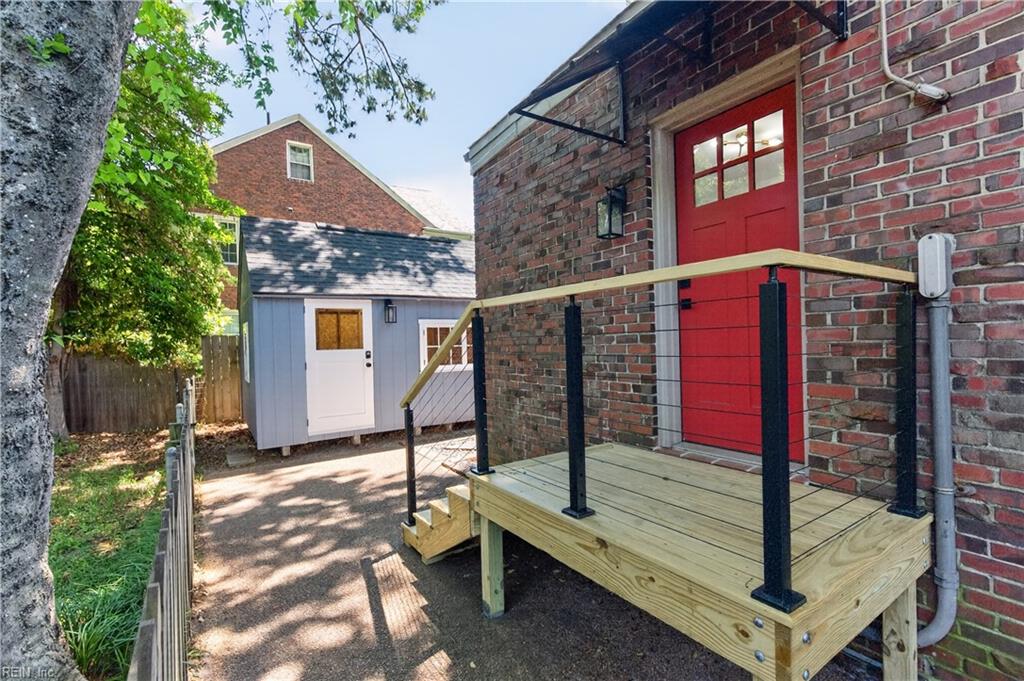 1444 W Princess Anne RD