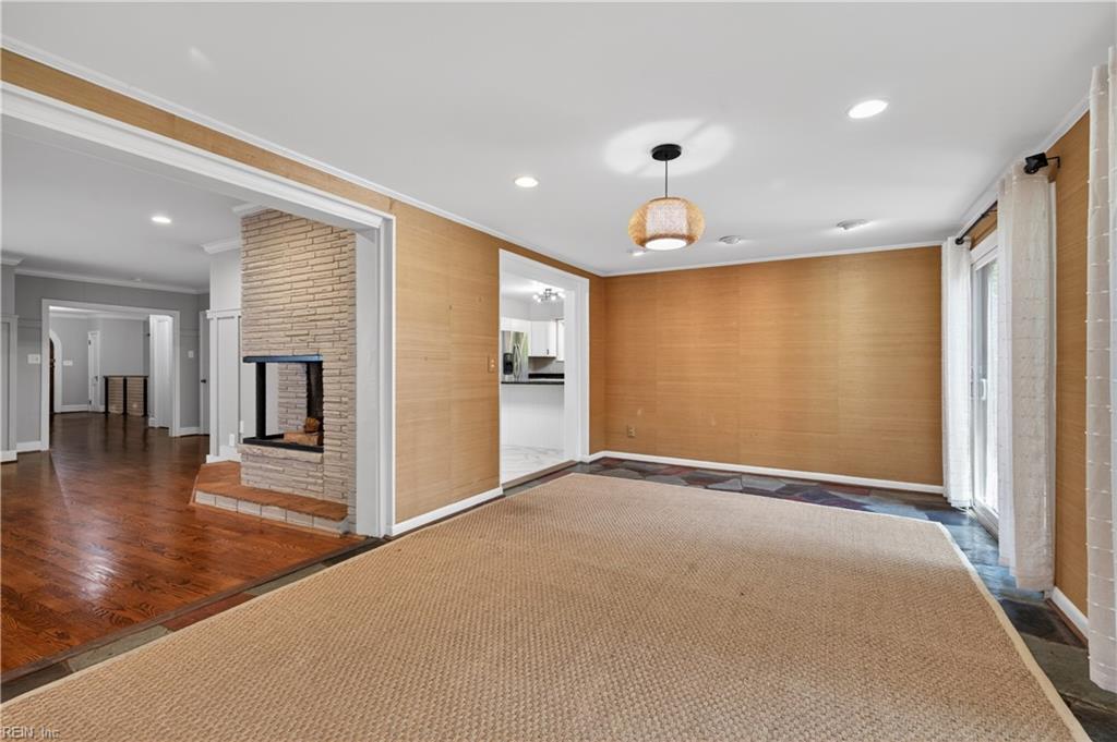 1444 W Princess Anne RD