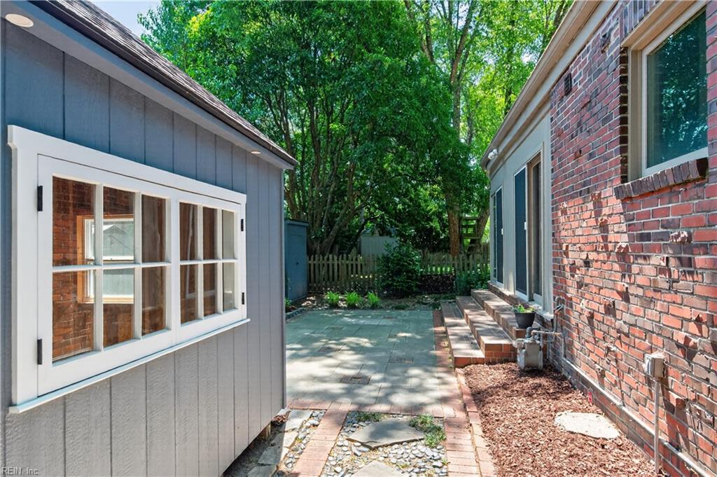 1444 W Princess Anne RD