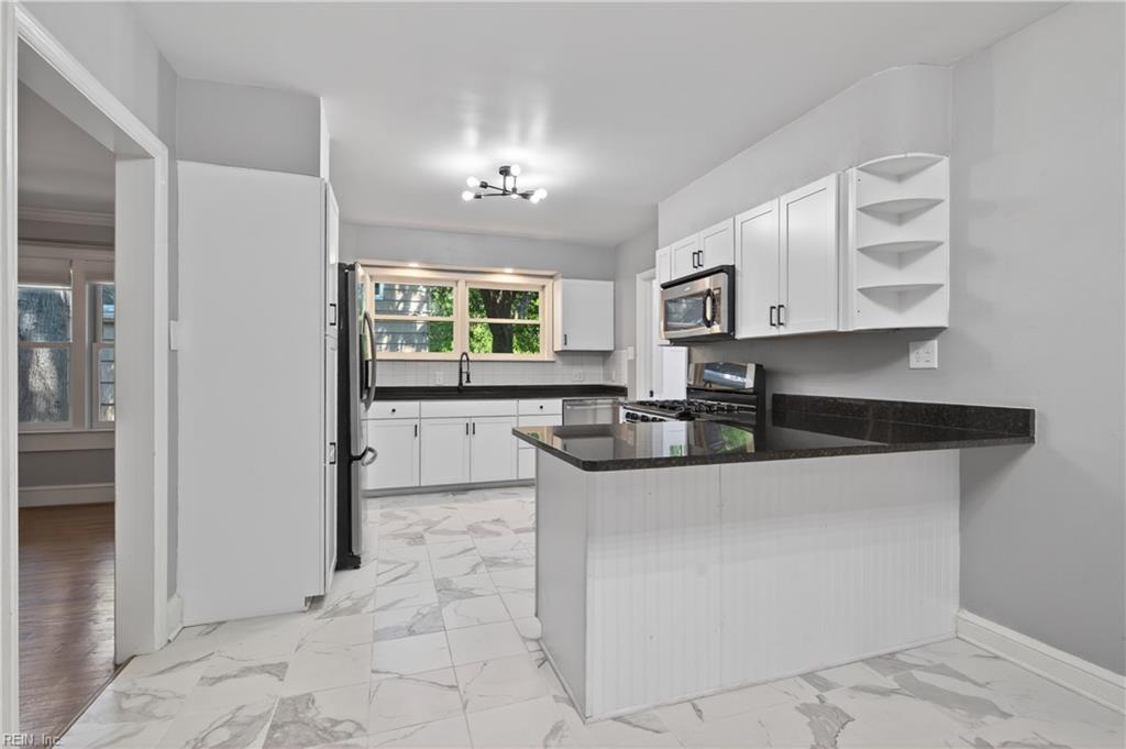 1444 W Princess Anne RD