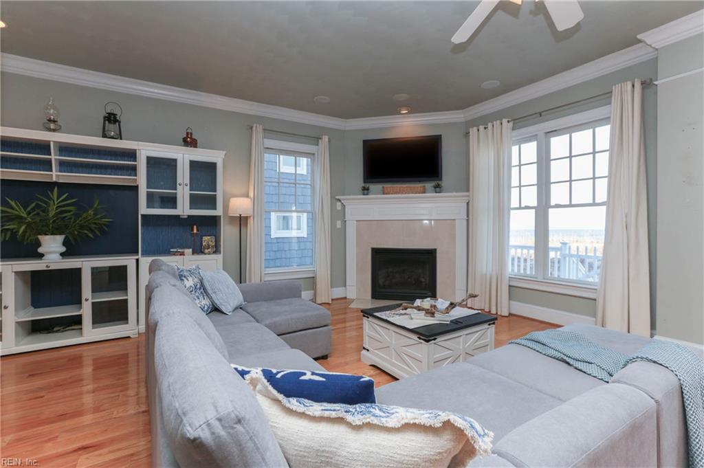 822 W Ocean View AVE