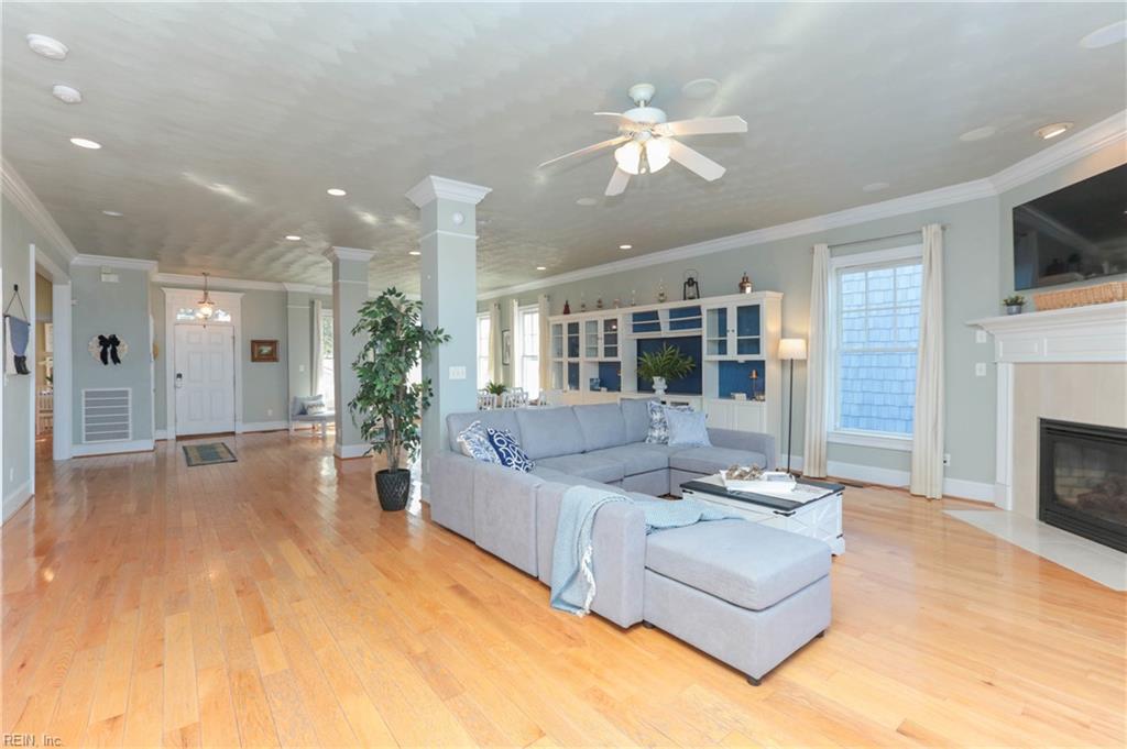822 W Ocean View AVE