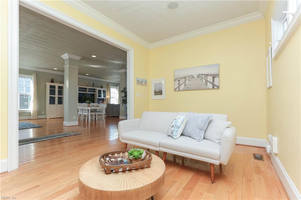 822 W Ocean View AVE
