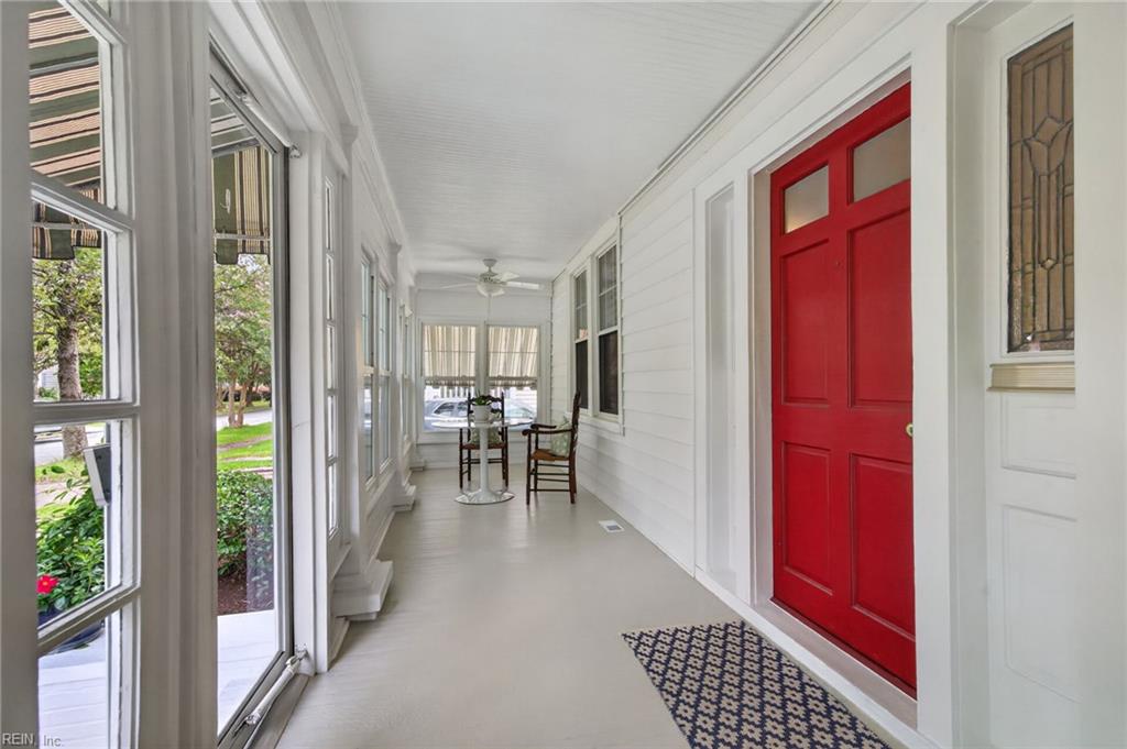1130 Larchmont CRES