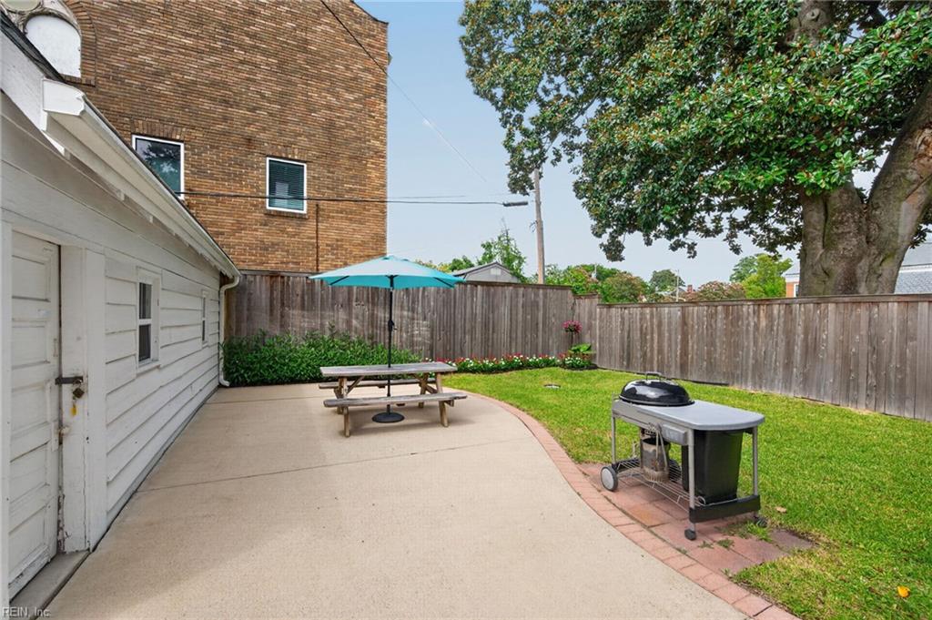 1130 Larchmont CRES