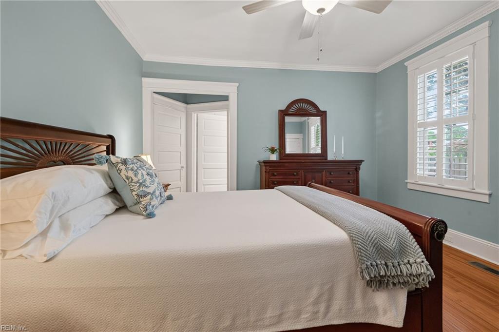 1130 Larchmont CRES