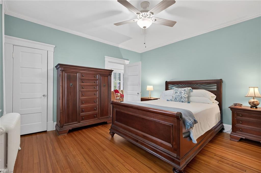 1130 Larchmont CRES