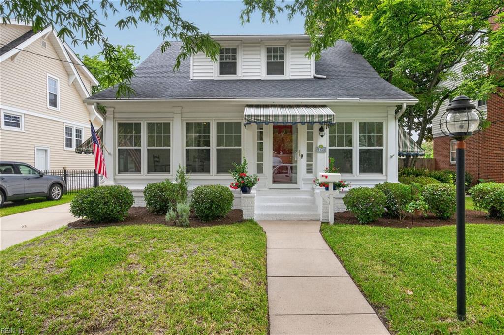 1130 Larchmont CRES