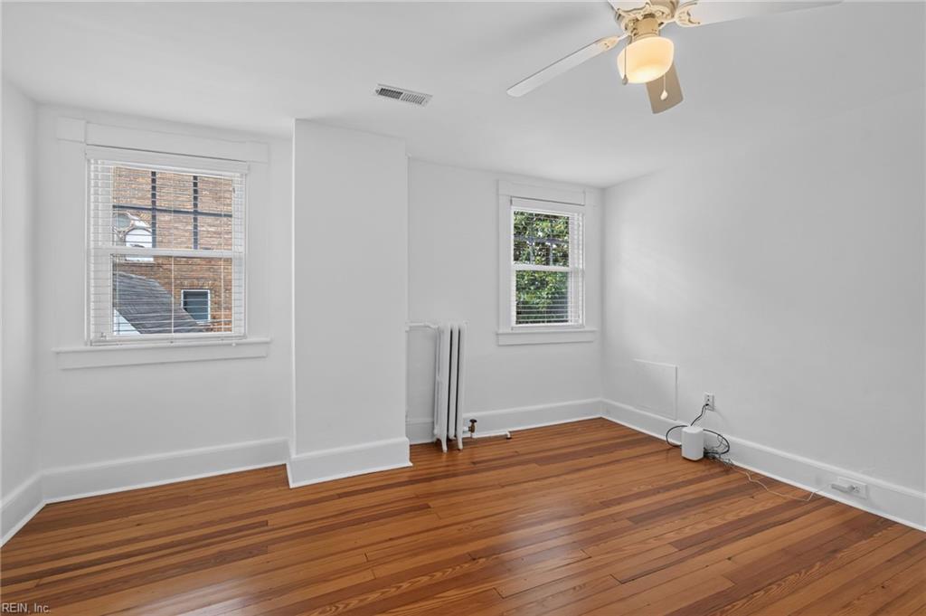1130 Larchmont CRES