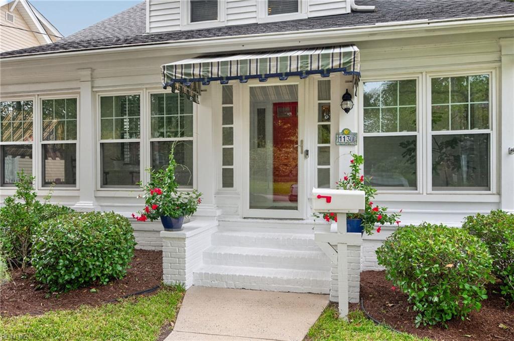 1130 Larchmont CRES