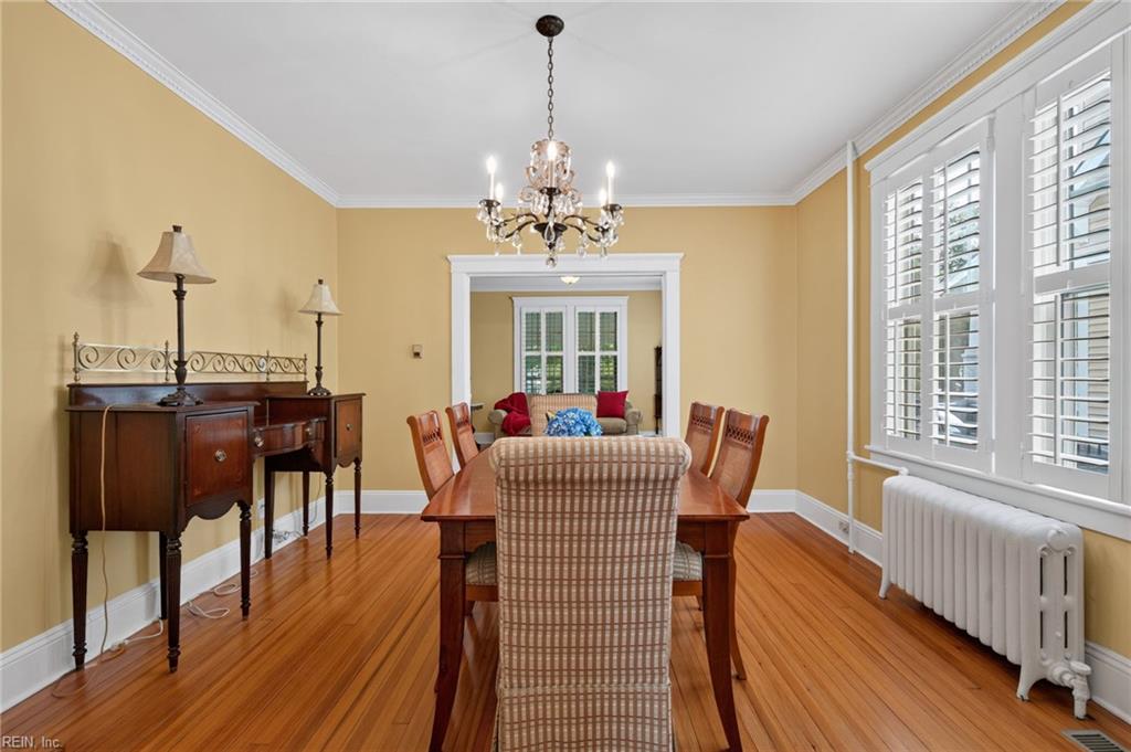 1130 Larchmont CRES