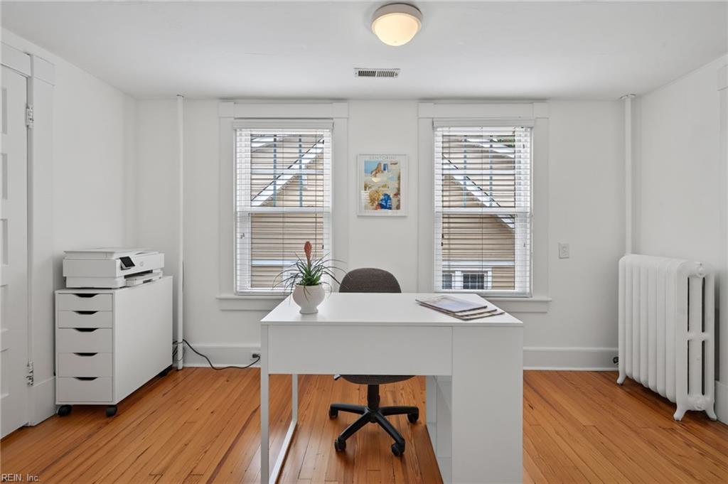 1130 Larchmont CRES