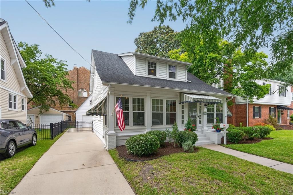 1130 Larchmont CRES
