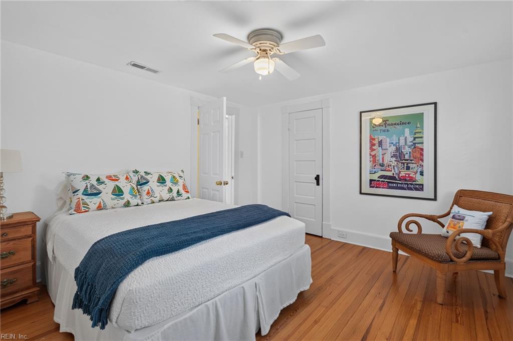 1130 Larchmont CRES