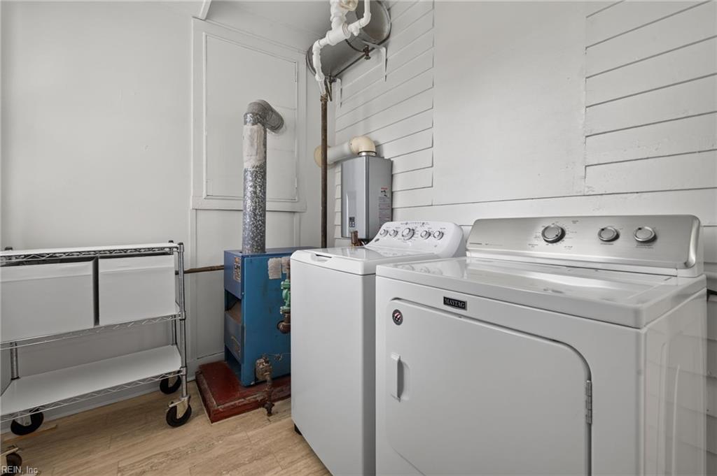 1130 Larchmont CRES