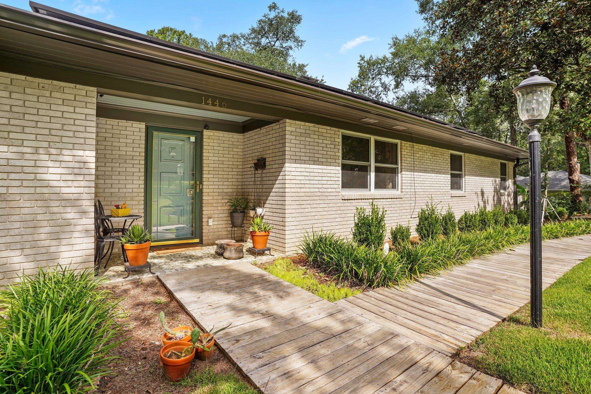 1446 MARION Avenue