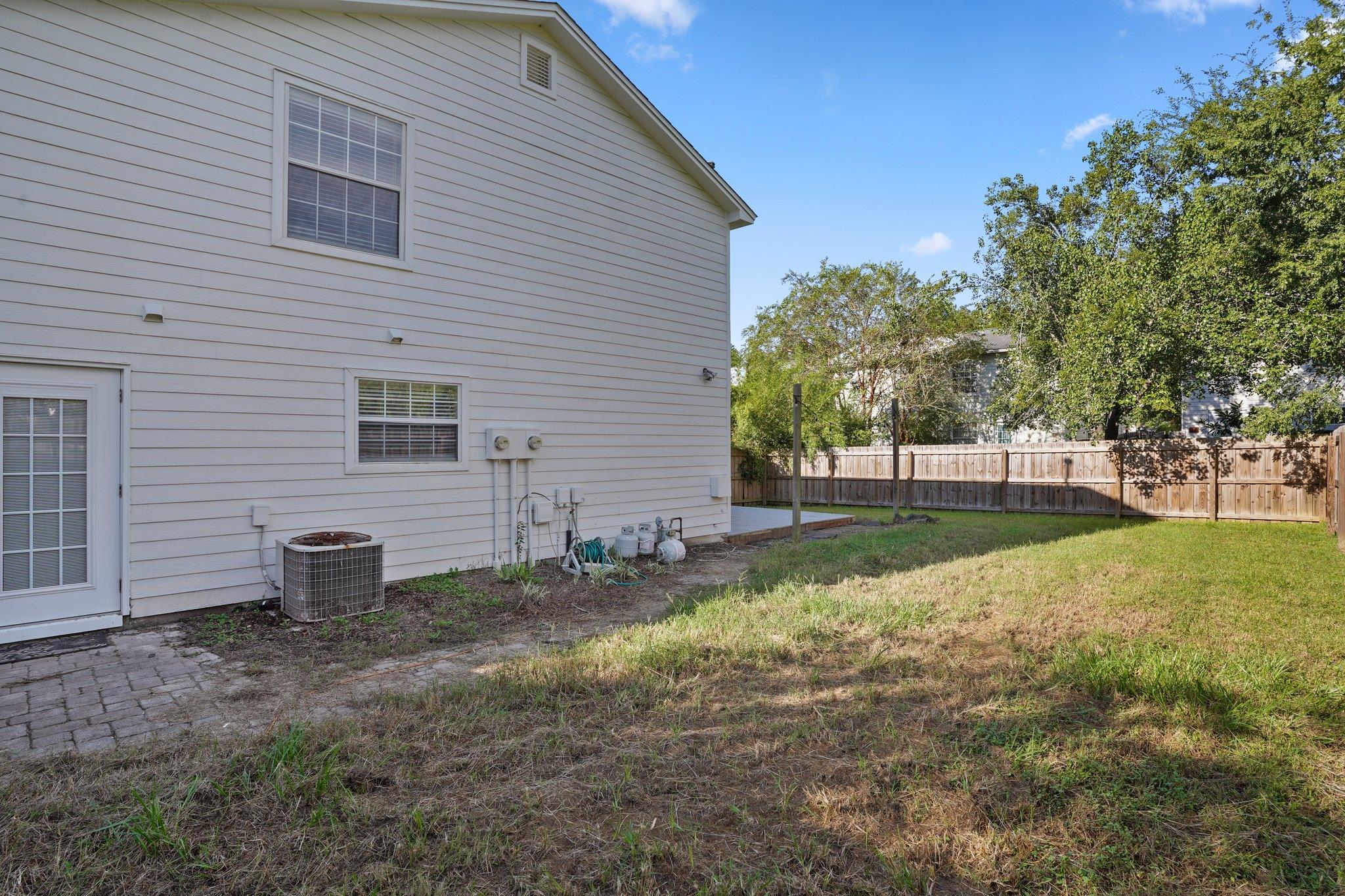 2431 Needle Palm Way