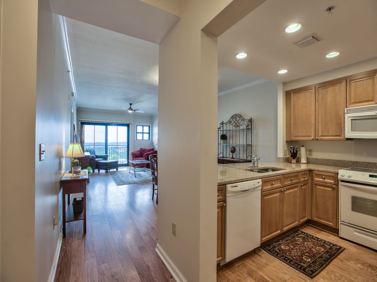 121 N MONROE Street Unit: 1103