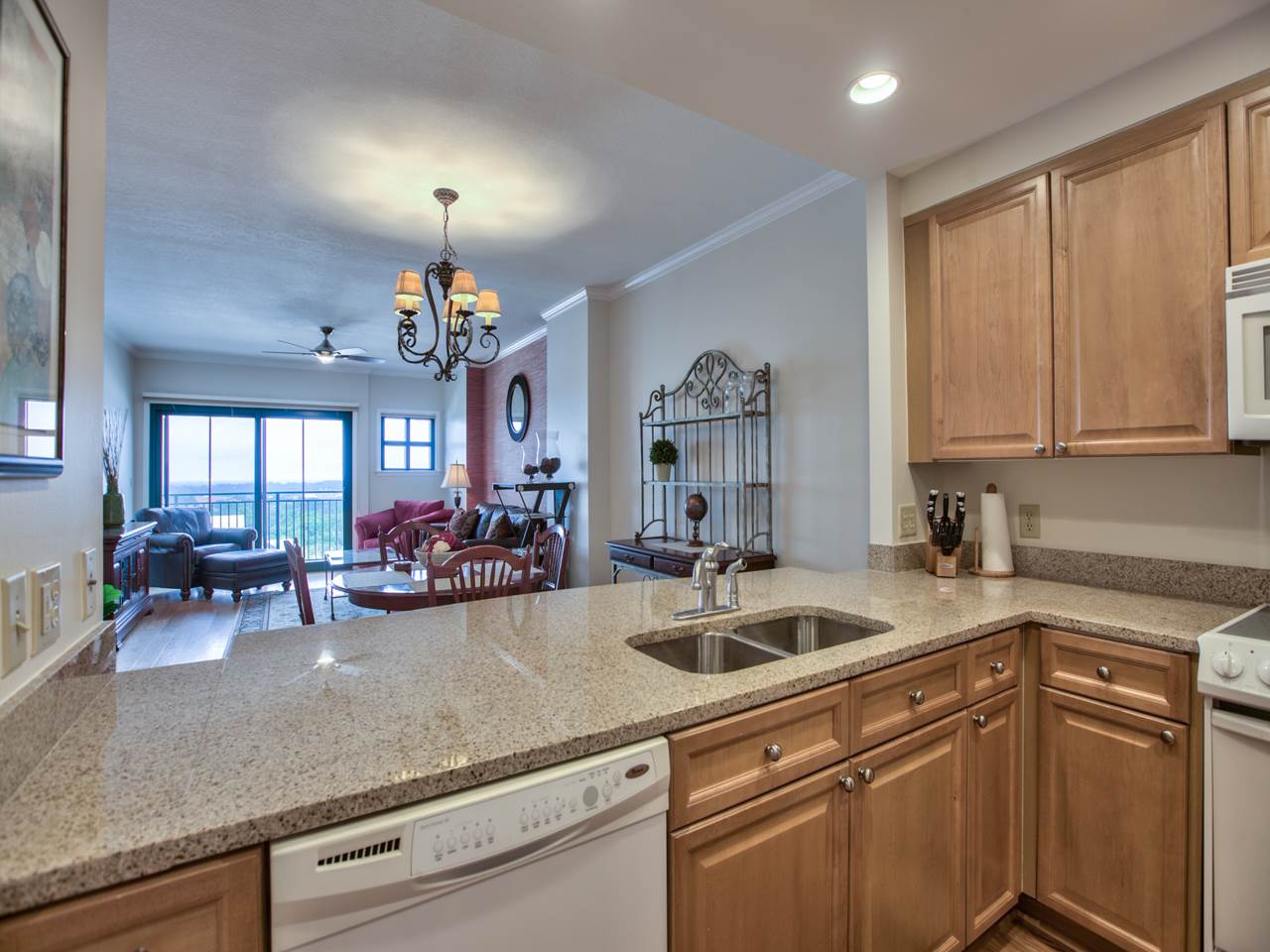 121 N MONROE Street Unit: 1103
