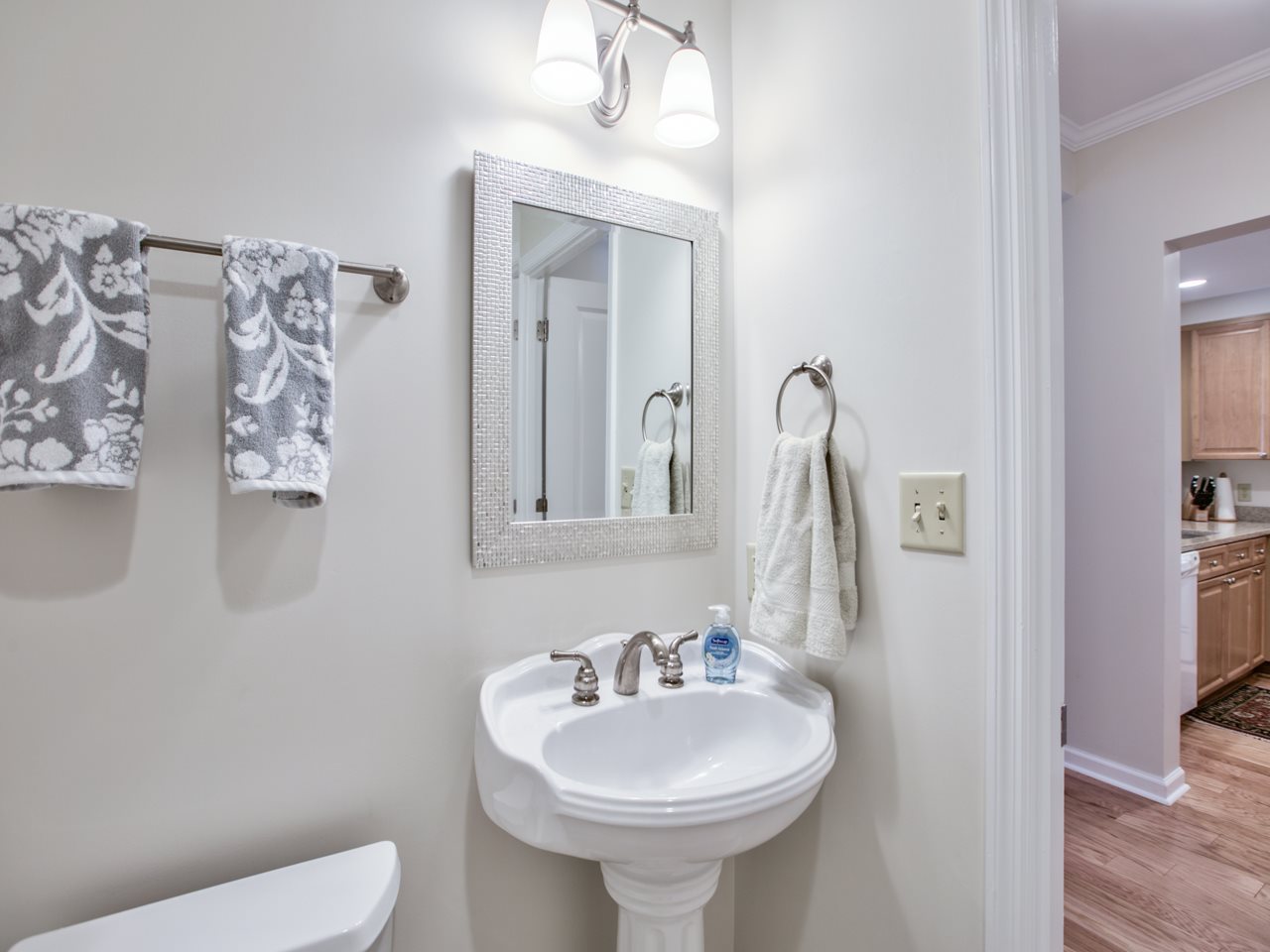 121 N MONROE Street Unit: 1103