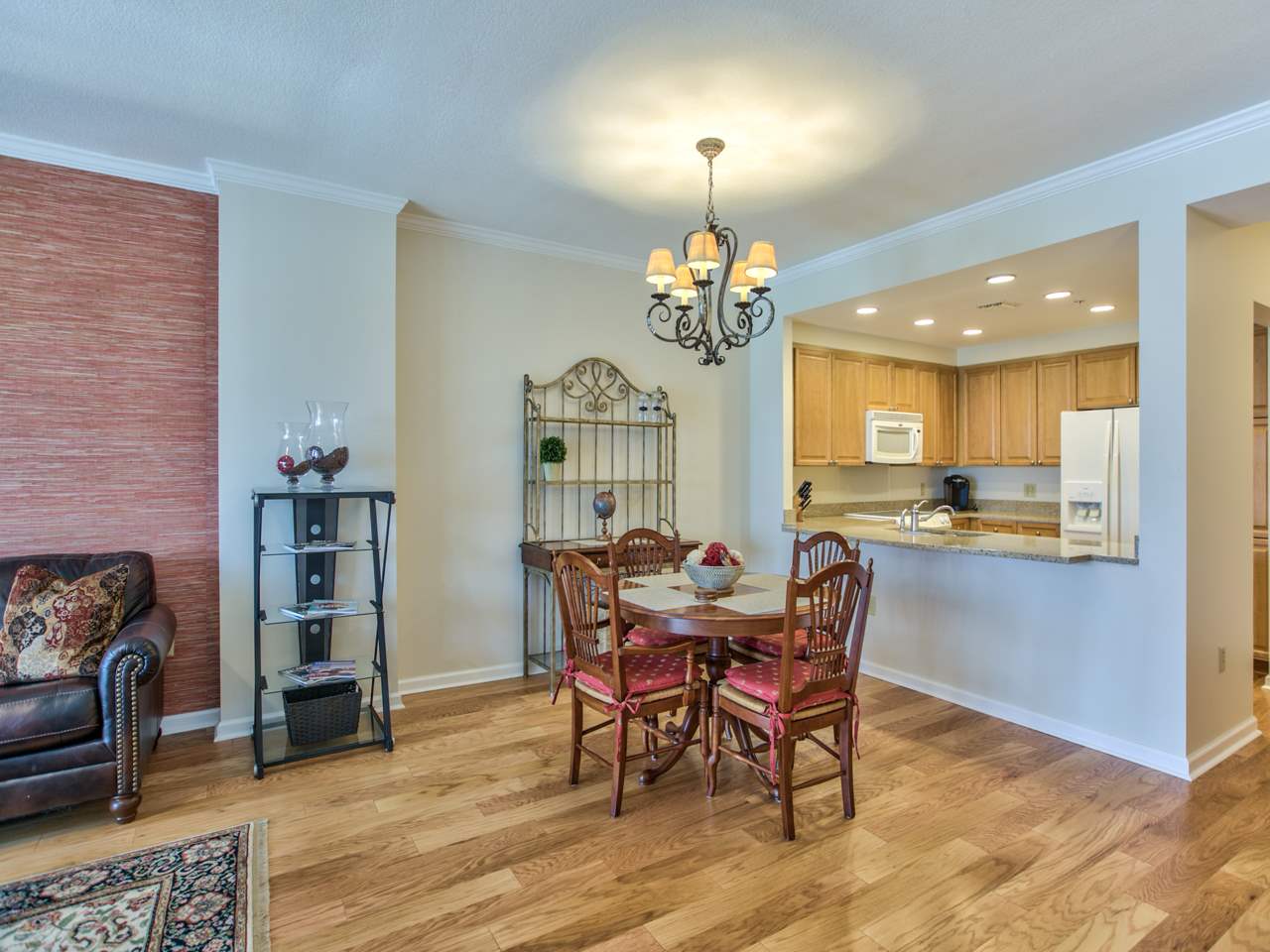 121 N MONROE Street Unit: 1103