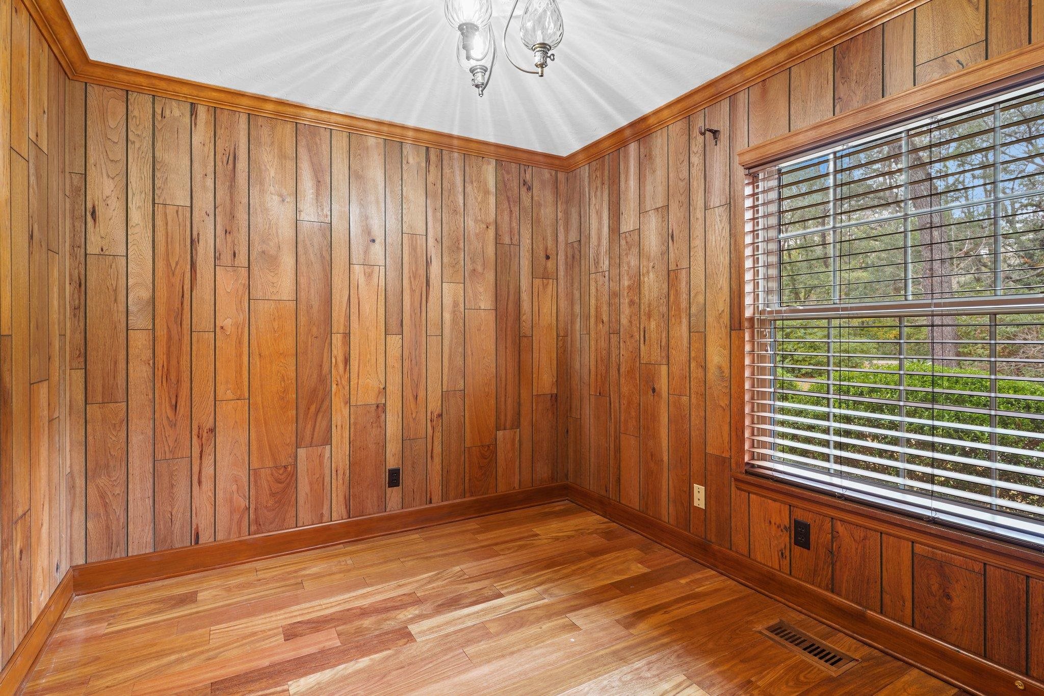 431 SHANTILLY Terrace