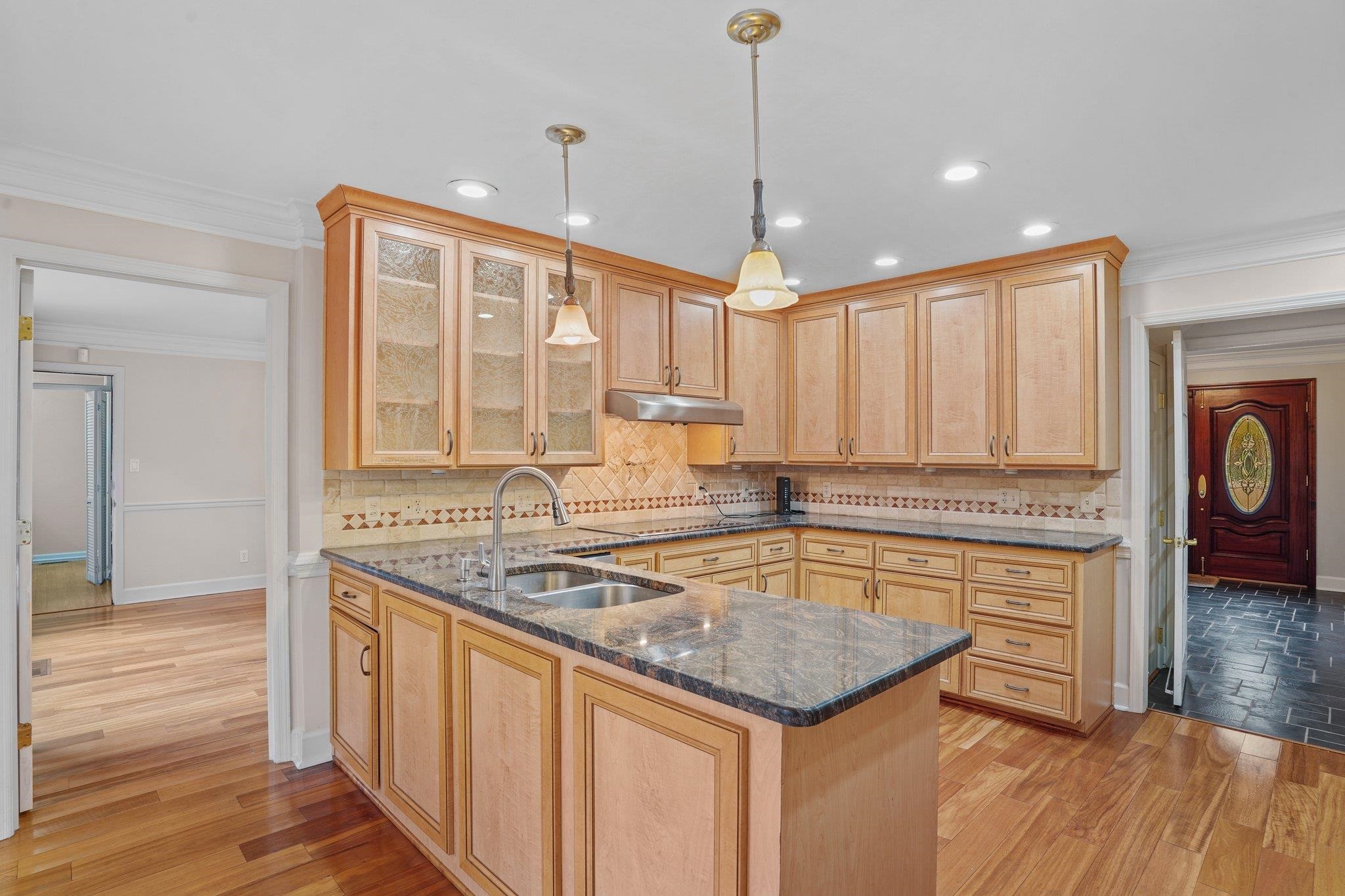 431 SHANTILLY Terrace