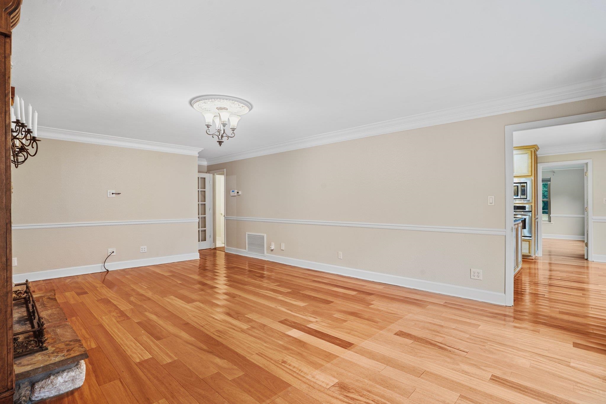 431 SHANTILLY Terrace