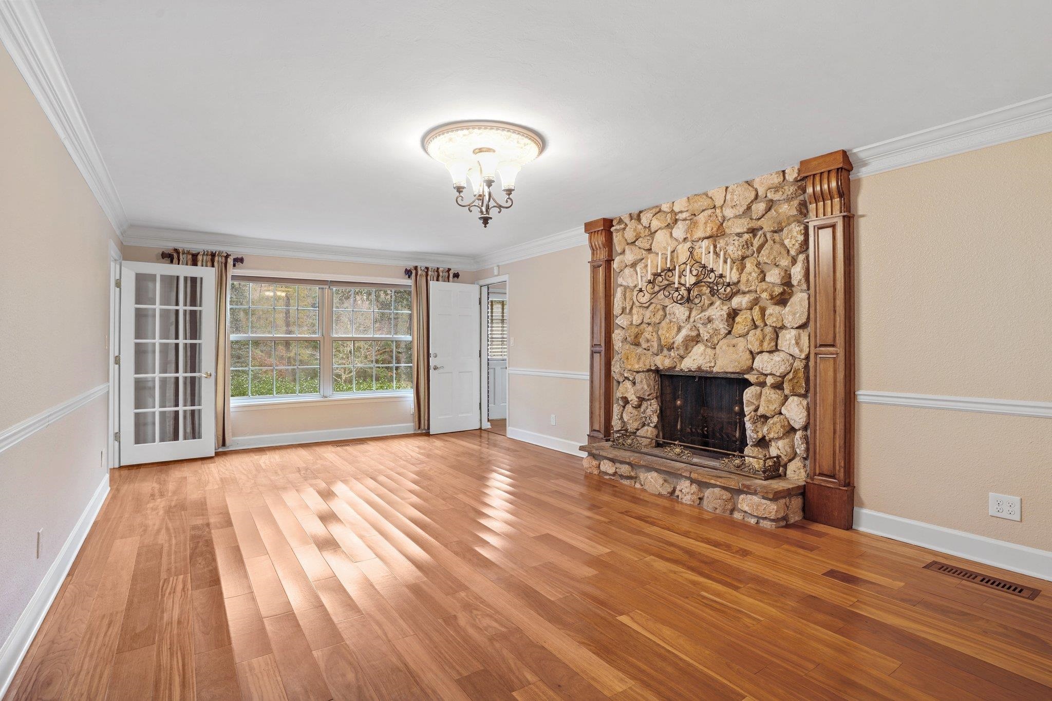 431 SHANTILLY Terrace