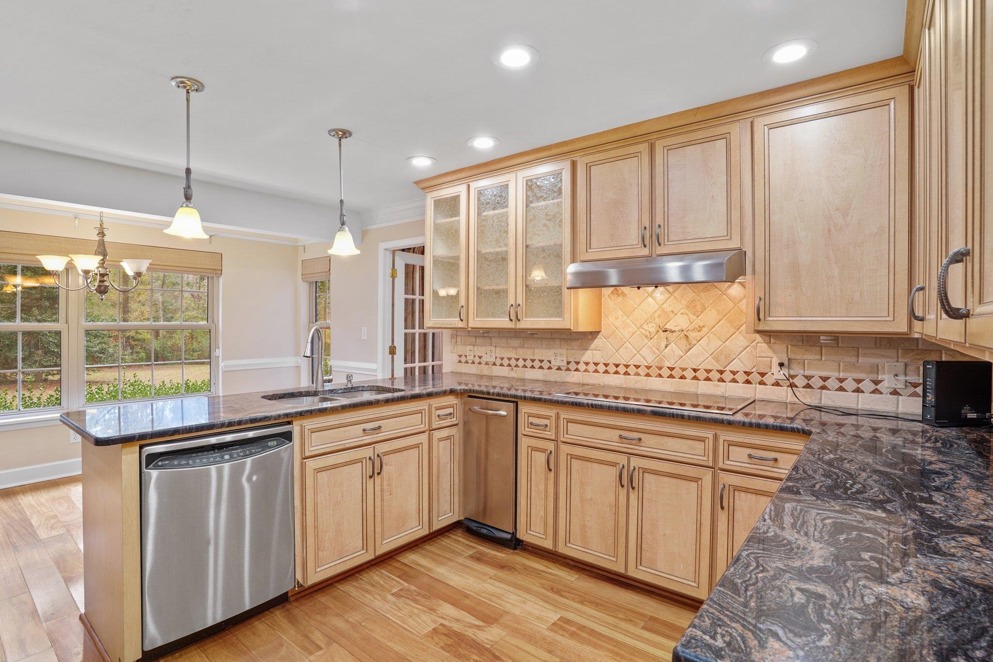 431 SHANTILLY Terrace