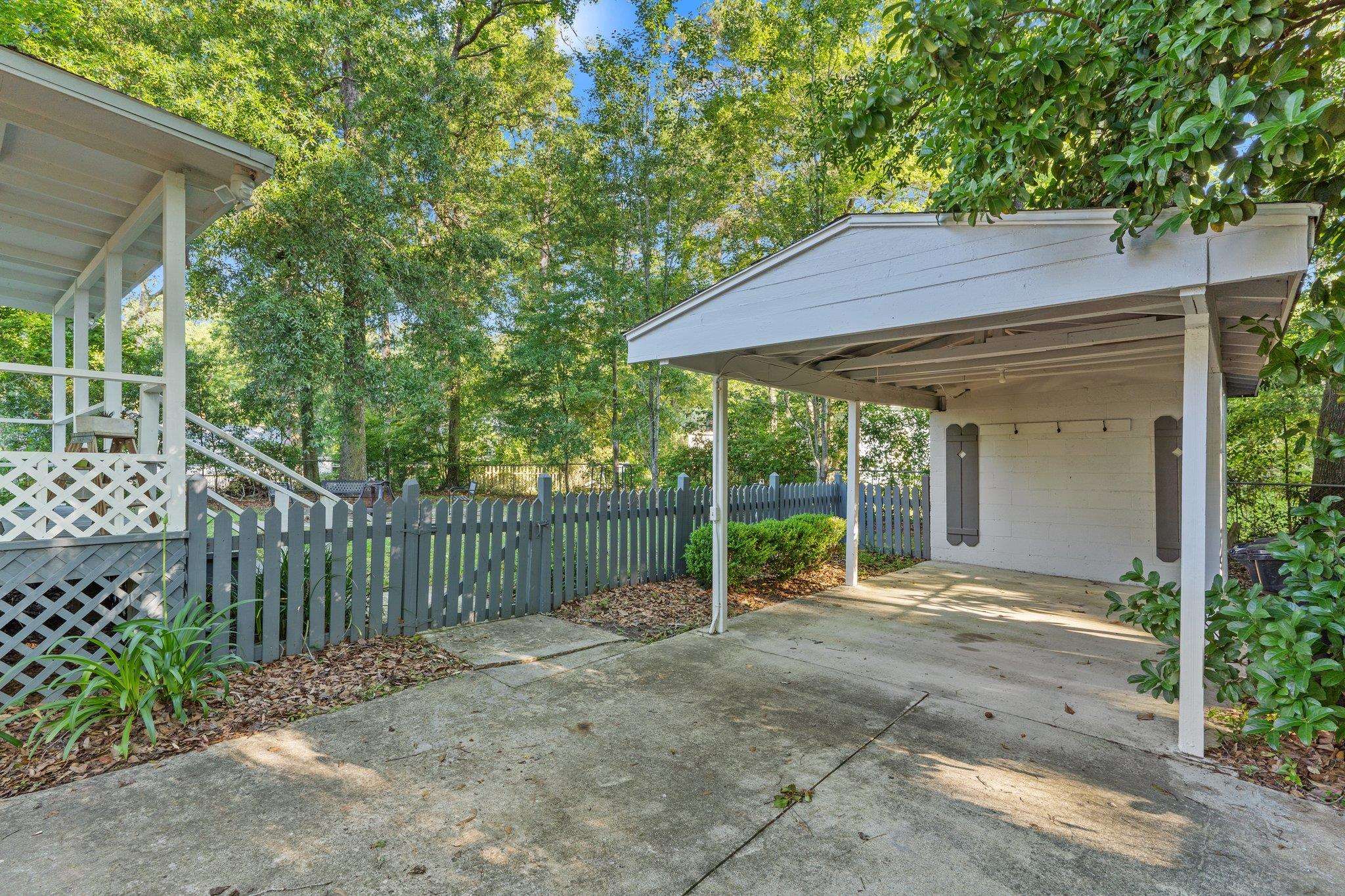 506 COLLINS Drive