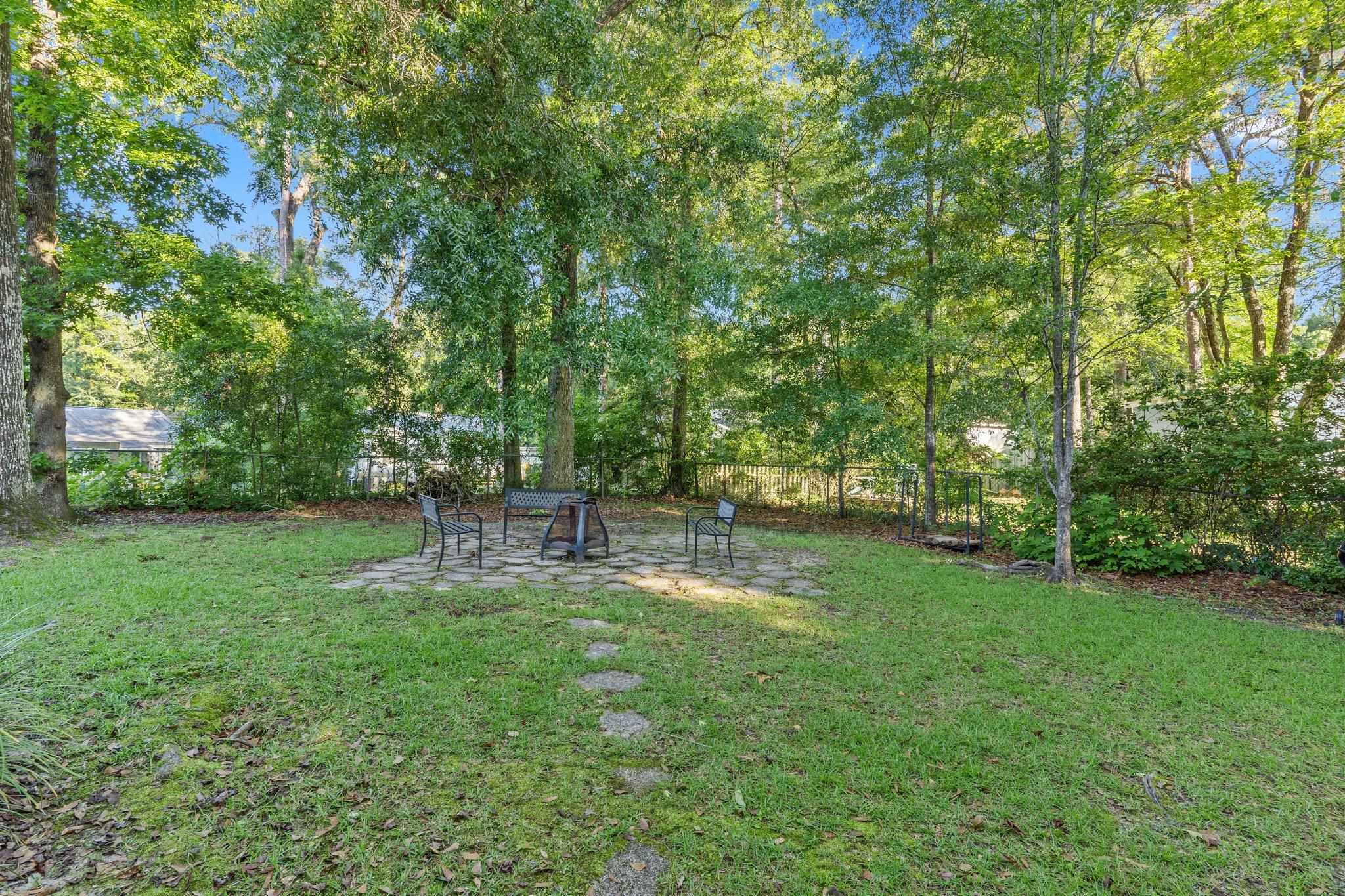 506 COLLINS Drive