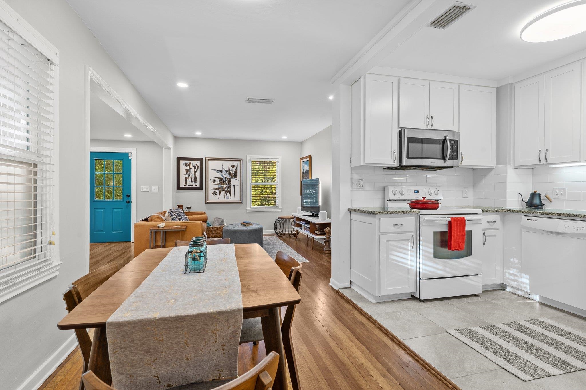 506 COLLINS Drive
