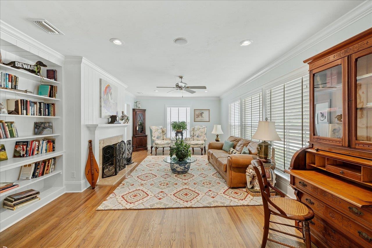 2003 E Randolph Circle