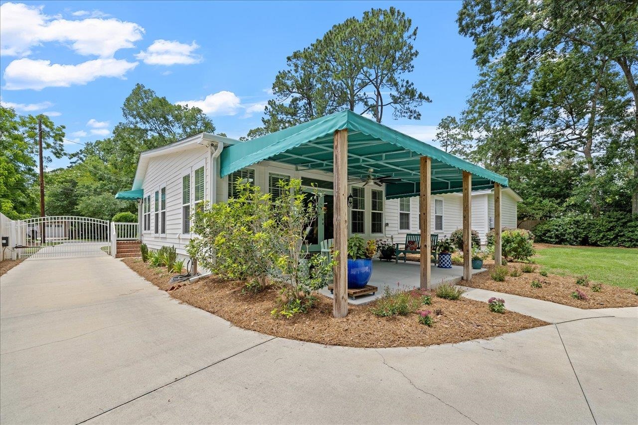 2003 E Randolph Circle