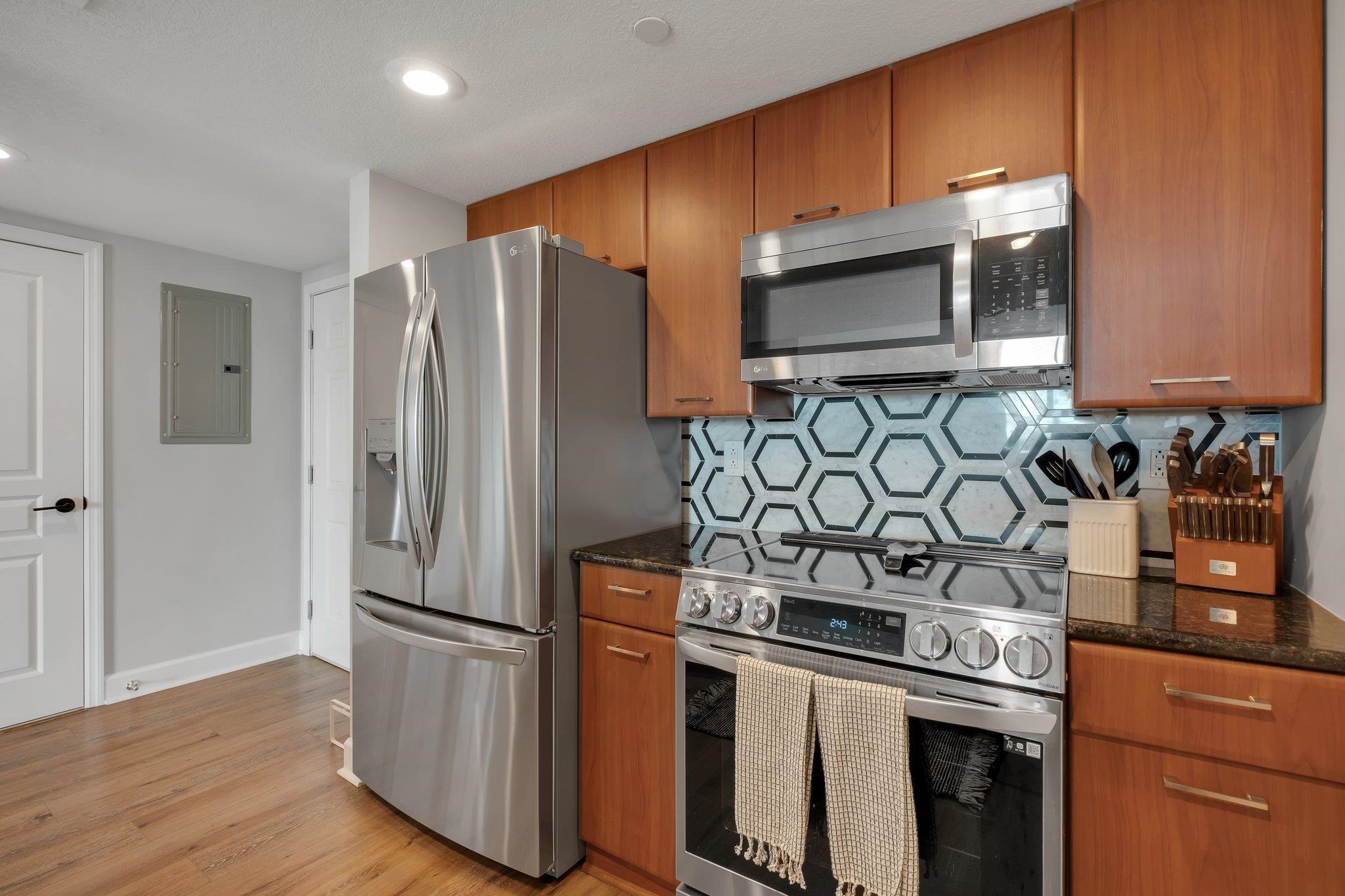 300 S DUVAL Street Unit: 1211