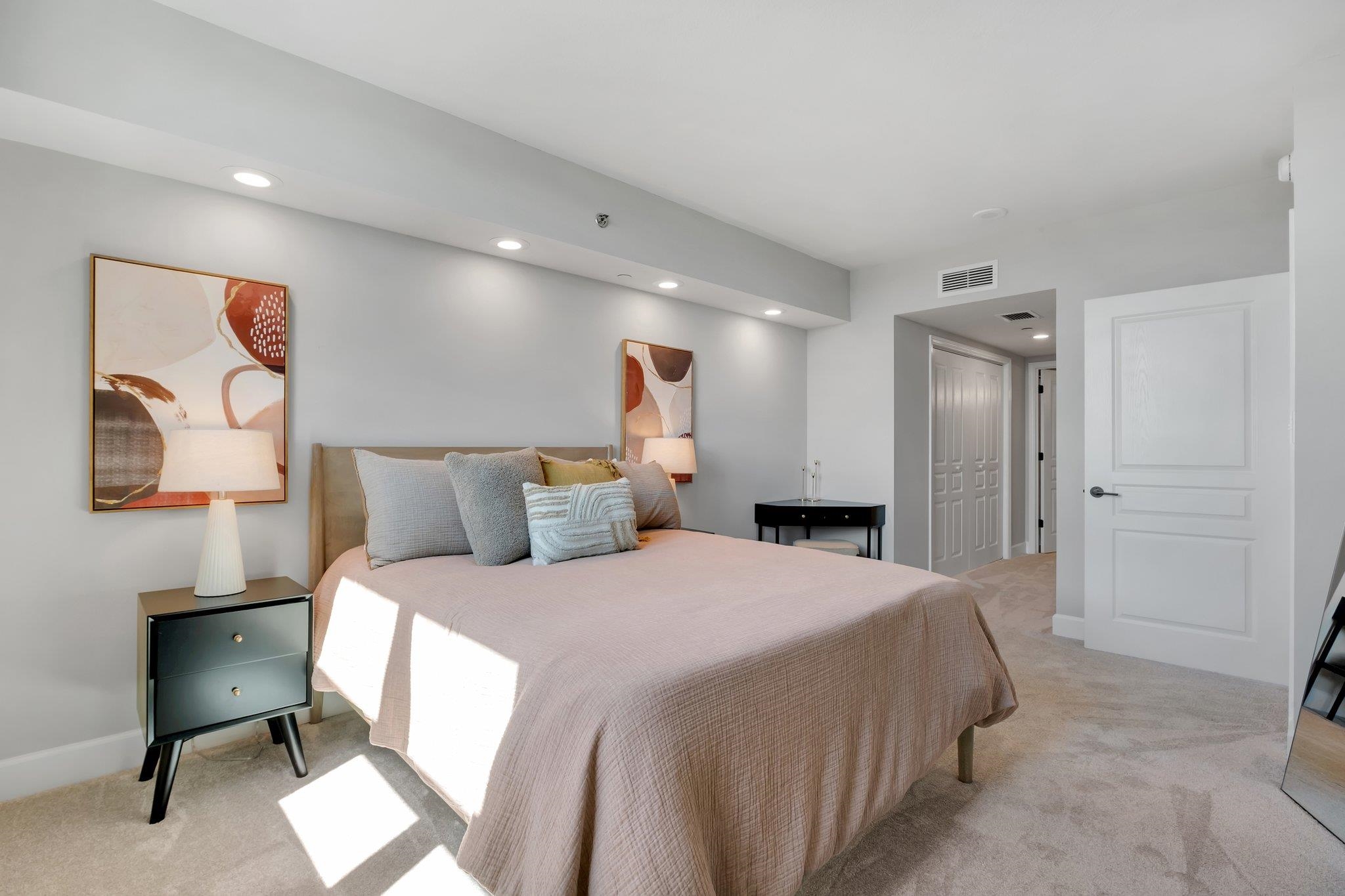 300 S DUVAL Street Unit: 1211