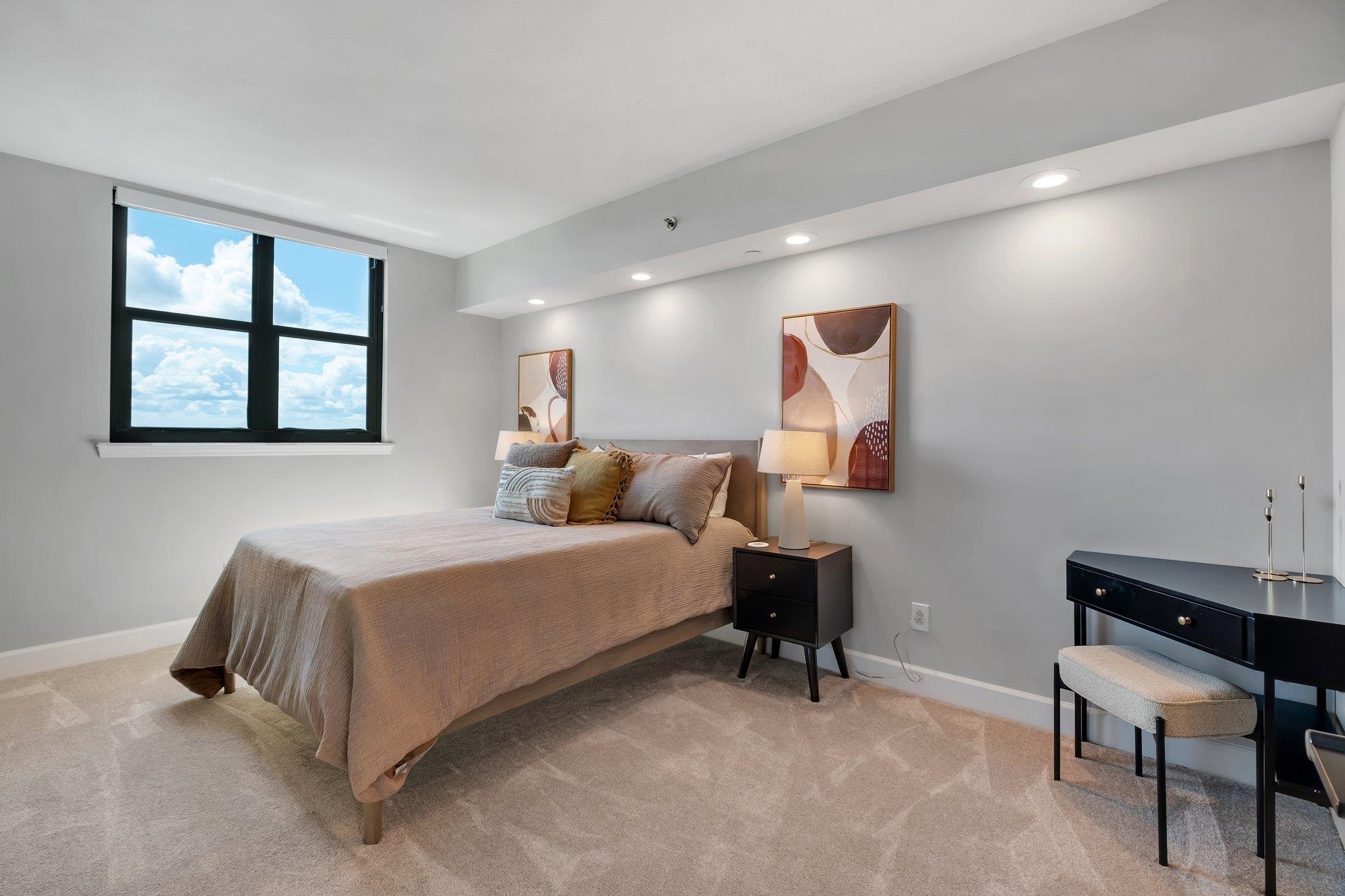 300 S DUVAL Street Unit: 1211