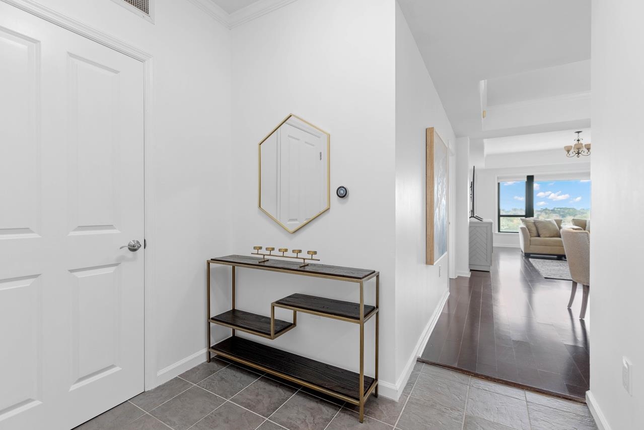 121 N Monroe Street Unit: 7008
