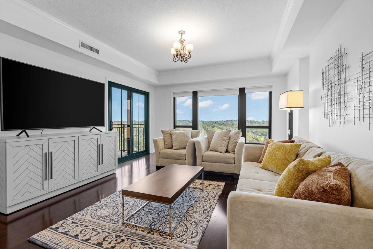 121 N Monroe Street Unit: 7008