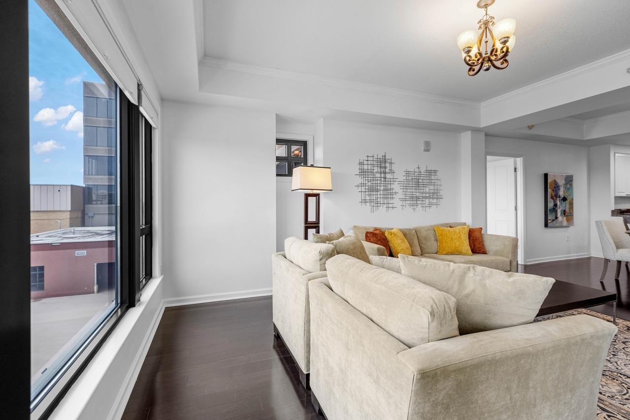121 N Monroe Street Unit: 7008