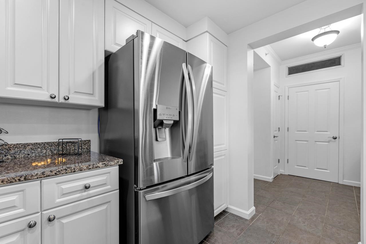 121 N Monroe Street Unit: 7008