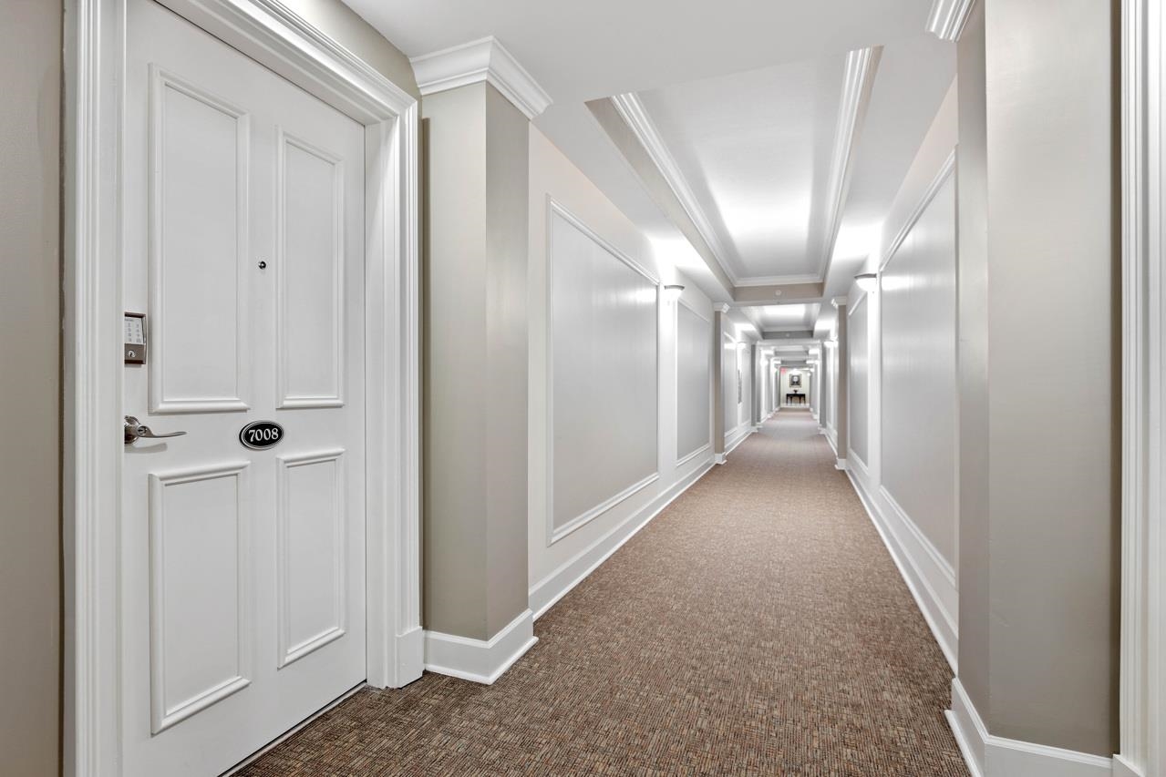 121 N Monroe Street Unit: 7008