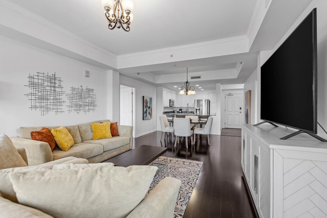 121 N Monroe Street Unit: 7008