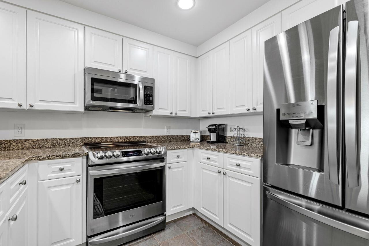 121 N Monroe Street Unit: 7008