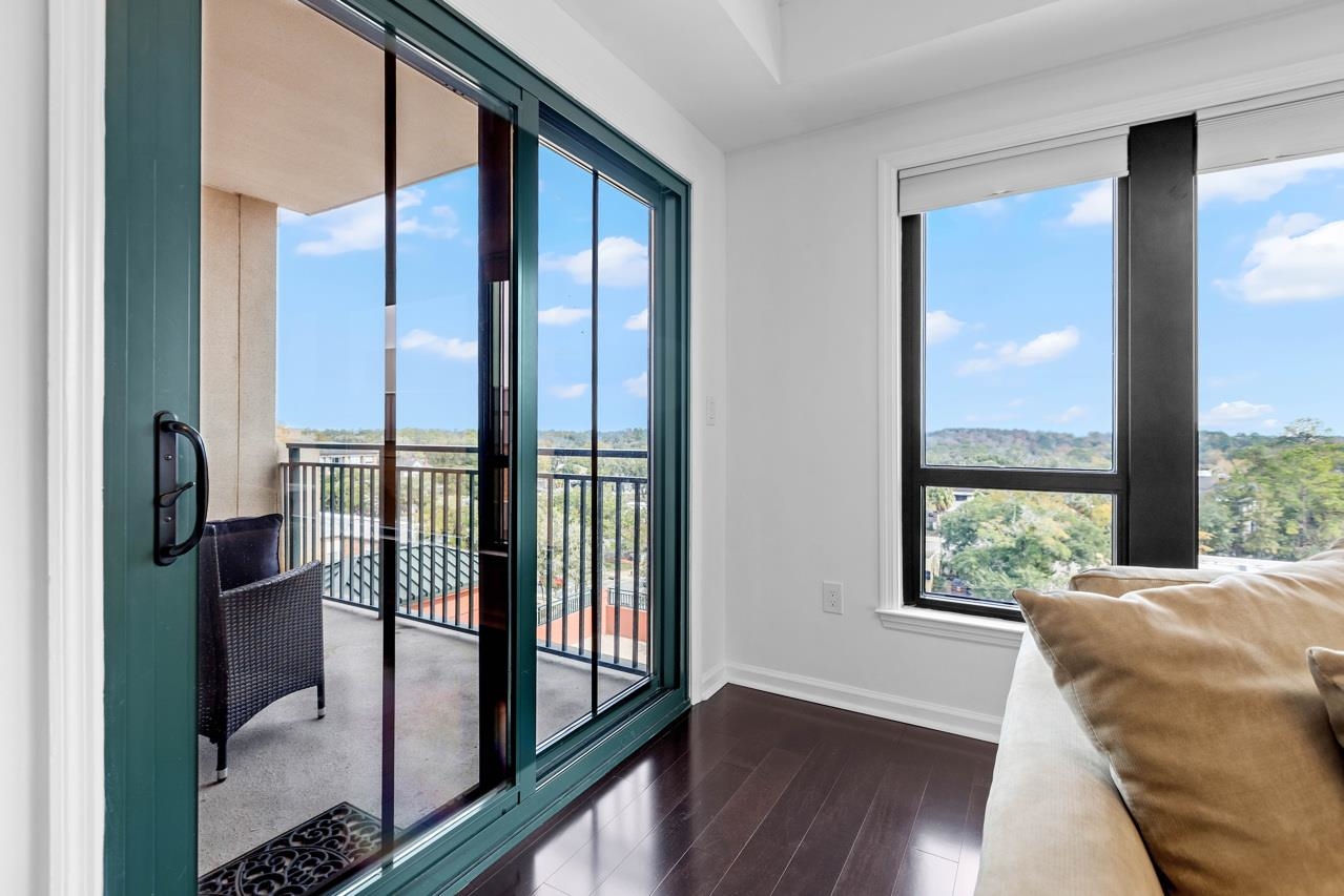 121 N Monroe Street Unit: 7008