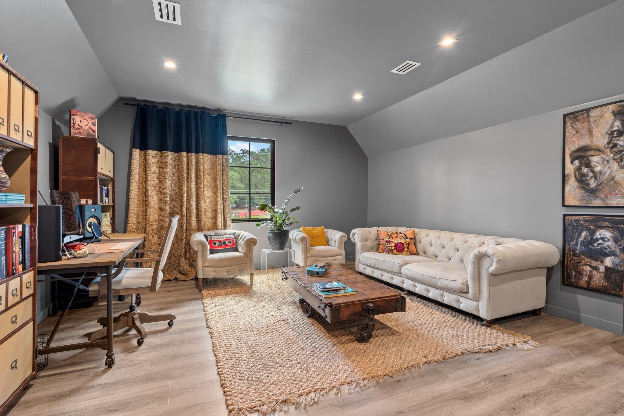 1642 MITCHELL Avenue